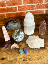 Load image into Gallery viewer, Crystal Mystery Box