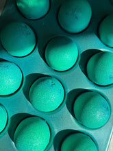 Load image into Gallery viewer, ISLAND GLOW - SPRING CRYSTAL INFUSED BATH BOMB