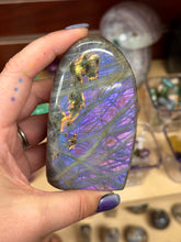 Load image into Gallery viewer, Labradorite
