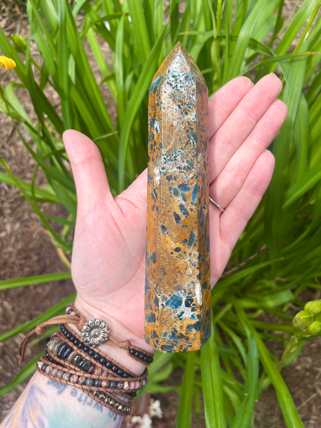 Apatite in Dendritic Agate Tower